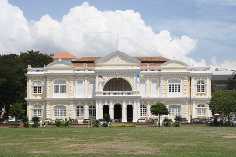 George Town: History Group Walking Tour & Free Foot Massage