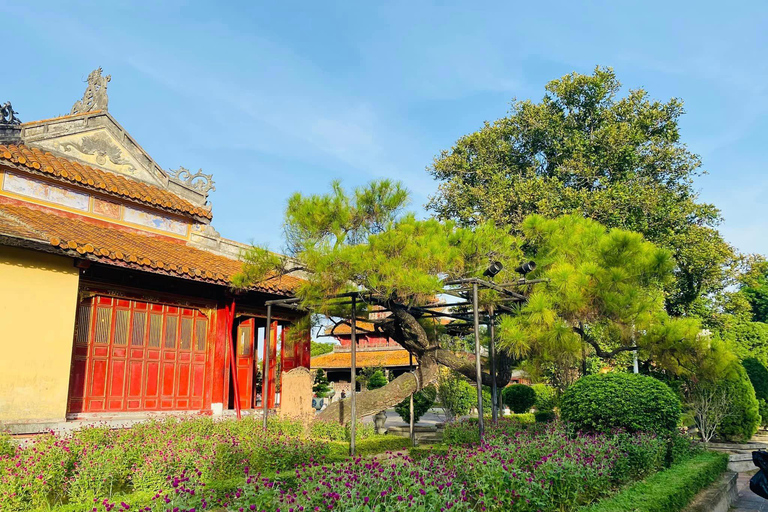 Hue Walking tour to Imperial City and Dong Ba Market