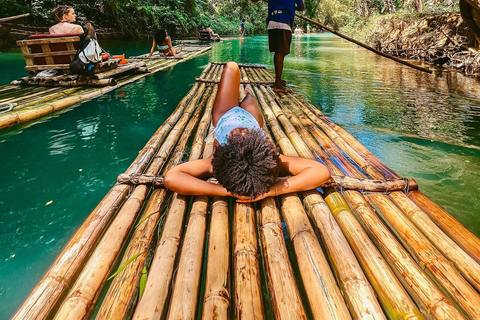 Passeio de um dia com rafting em bambu e safári no pântano no Rio Martha BraeDe Montego Bay