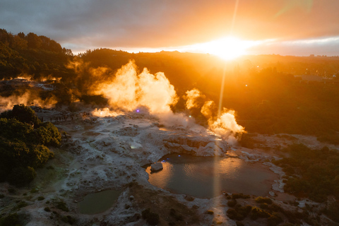Te Puia: Te Pō Combo: Te Rā, Dinner, and Haka Performance