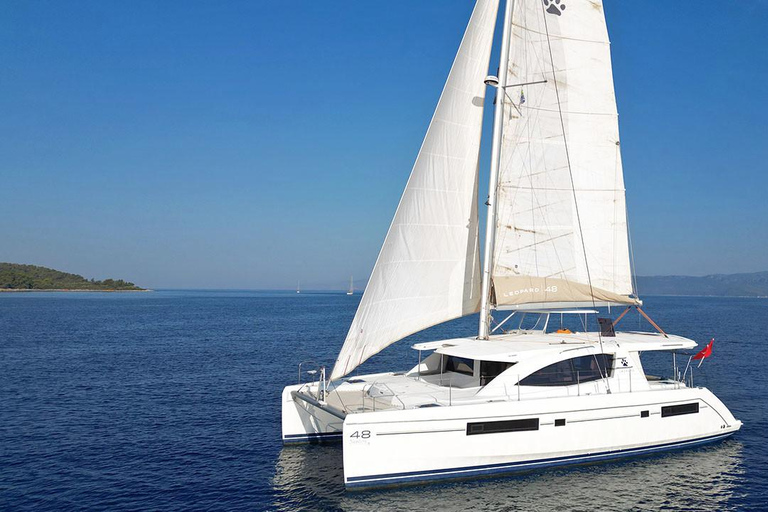 Bodrum Private Tour: Bodrum Catamaran Tour With Lunch