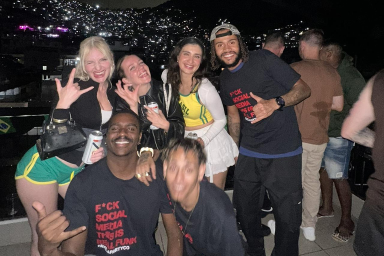 Pubcrawl & Real Favela Party in Rocinha with Locals