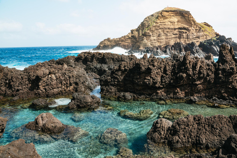 Funchal: Porto Moniz, Foresta di Fanal e Cabo Girao Jeep TourTour condiviso