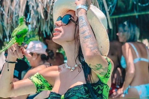 Cartagena: passeio por 4 ilhas com mergulho com snorkel e almoçoCartagena: passeio por 4 ilhas com mergulho e almoço