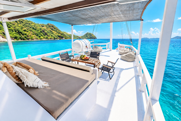 Labuan Bajo: 3-Day Komodo Sailing Ocean View Cabin All Fees Standard Boat | Sharing Room Ocean View | Tiket not Included