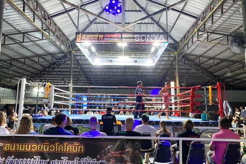 Krabi: Koh Lanta Boksstadion Muay Thai TicketPlaats aan de ring