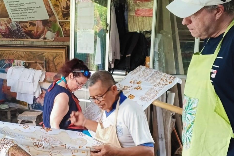 Bali: Batik Crafting Class with Local Instructor Making Batik with local Intructor (100 X 150)