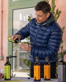 Olivenölverkostung und Mühlenbesuch am Gardasee