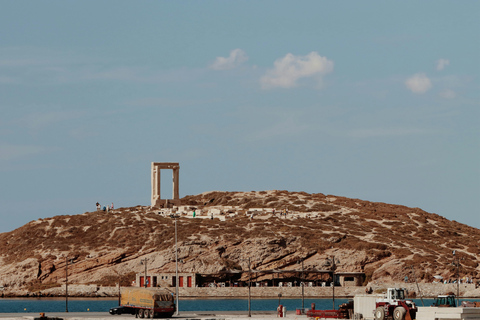 Mykonos: Ferry Journey Between Mykonos and Naxos Naxos → Mykonos (One Way)