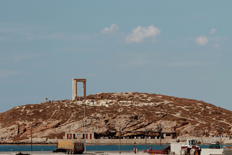 Mykonos: Ferry Journey Between Mykonos and Naxos Naxos → Mykonos (One Way)