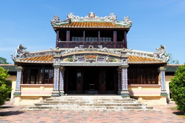 Visit Hue Walking Tour to Imperial Citadel and Forbidden City in Huế
