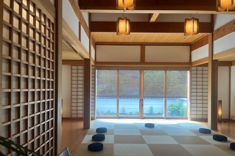 Hokuriku 2-Day Private: Zen, Washi Craft & Kanazawa Culture