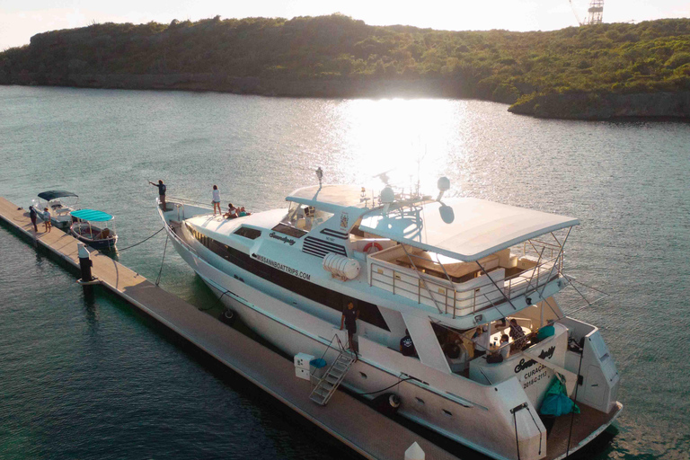 Curaçao: Klein Curaçao Yacht Trip with Beach House Access