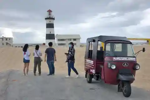 Port Elizabeth tuk-tuk tour, experience the natural beauty.