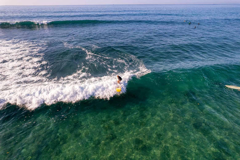 Stranden i Jaco Surfing i Costa Rica - Alla nivåer och åldrar