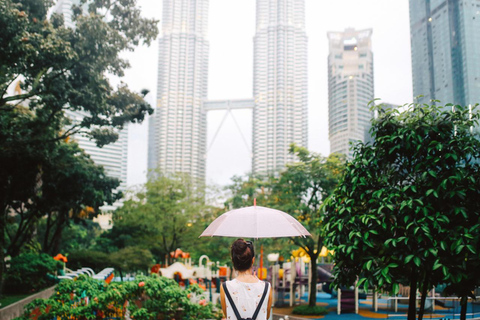 Kuala Lumpur: Petronas Twin Towers & KLCC Park Photoshoot Proposal: 50 photos | 60 mins
