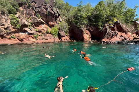 Krabi: Excursión a la isla de Hong en barco de cola larga con opción de kayakTour turístico con kayak
