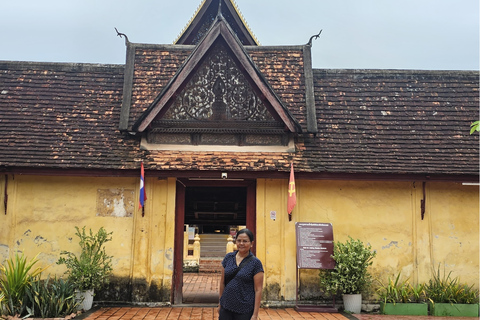 Vientiane: Private Guided City Walking Tour