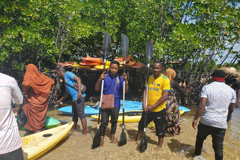 Zanzibar: Rundtur i Stone Town och mangrovekajakpaddling.Denna tur inkluderar transfer till och från hotellet.