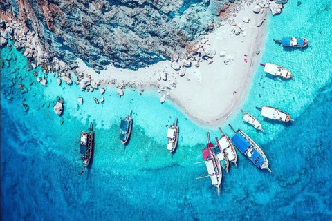 Alanya: Passeio de barco pela Ilha Suluada com almoço e bebidasMALDIV+SEM TRANSFERÊNCIA