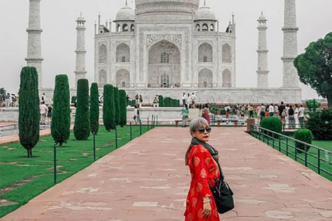 Depuis Delhi : visite privée du Tajmahal Sunrise et d&#039;Agra en voitureseulement voiture ac avec chauffeur et visite guidée privée en direct seulement