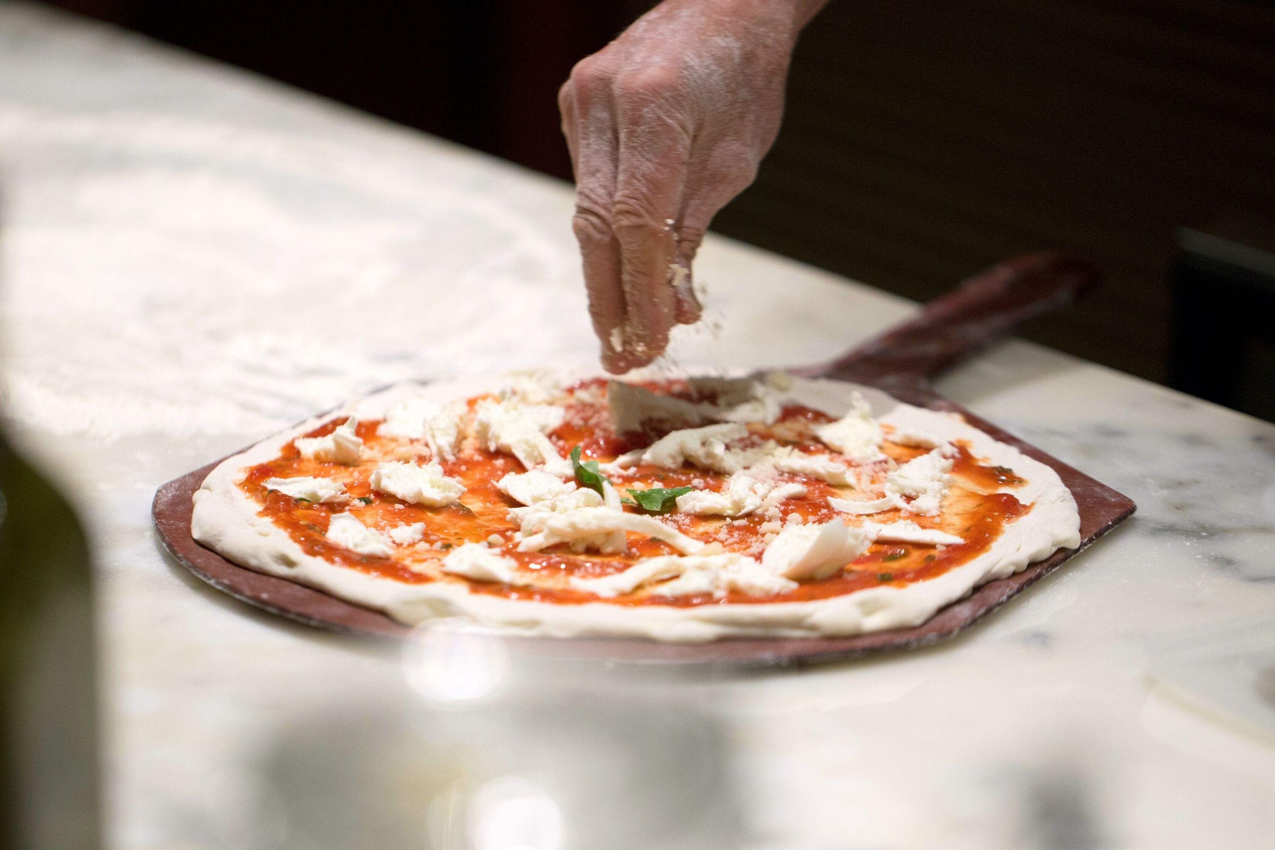 Lustiger Pizzakurs mit einem einheimischen Koch in San Diego