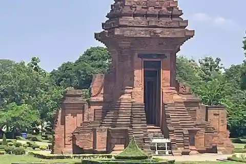 From Surabaya Port: Archeological Trowulan Cruise Tour