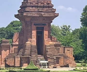 Vanuit de haven van Surabaya: Archeologische rondvaart door Trowulan