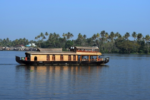 From Kochi: Private Backwater Houseboat Cruise Tour