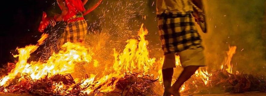 Bali : Tanah Lot Temple Sunset Kecak & Fire Dance Show Ticket