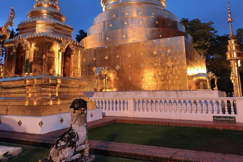 Chiang Mai: Old City Walking Tour with Temples & History Small Group Without Entry Fees