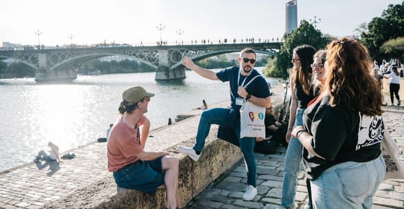 Seville: Triana & Guadalquivir Walking Tour, Up to 10 Guests