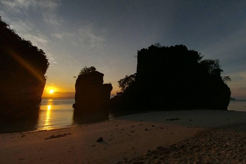 De Krabi: Excursão à Ilha Hong e Ko Pak Bia com jantar ao pôr do sol