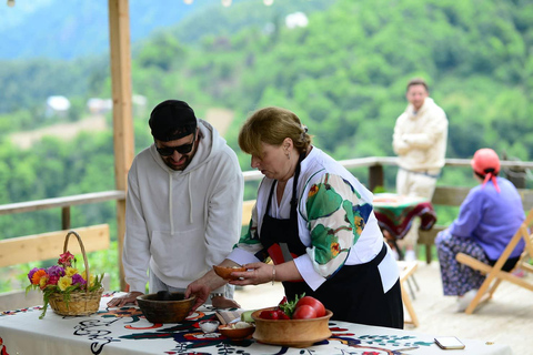 من باتومي: أغاني ونكهات قرية ميريسي