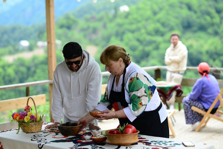 من باتومي: أغاني ونكهات قرية ميريسي