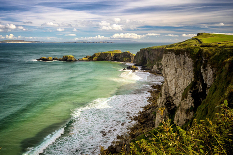 From Belfast: Giant's Causeway Guided Tour with Admissions From Belfast: Giant's Causeway Fully Guided Tour