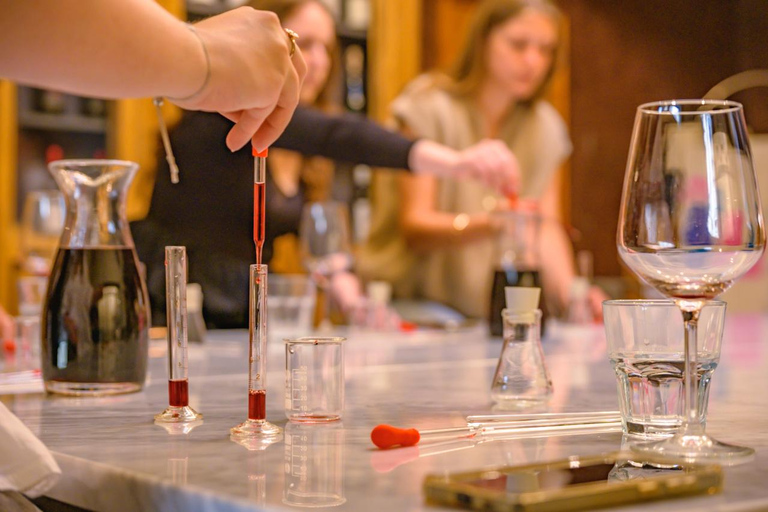 Experiência vinícola exclusiva em Florença: Cria o teu próprio vinho!