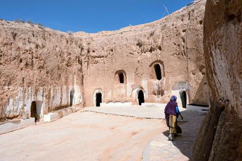From Djerba/Zarzis: 2-Day Southern Tunisia Tour with Camp