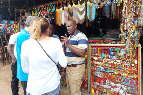 Nairobi: Kariakor Maasai Market Guided Shopping Tour Group of 4 plus