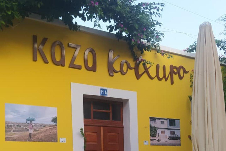 Santiago Island: Highlights Tour with Guide