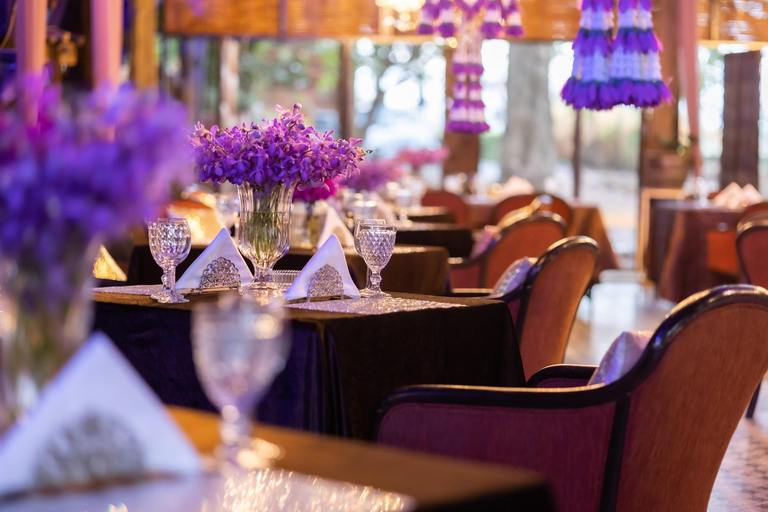 Ayutthaya: UNESCO Heritage Tour on a Luxury Bus-Diner Bangkok: Ayutthaya Premium Cultural Experience Tour