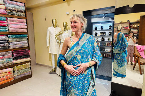 Delhi: Guided Shopping Tour Experience with Female Expert Exclusive Full-Day Shopping Tour with Female Expert Guide