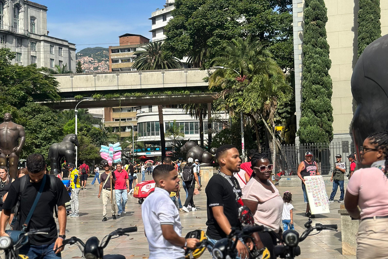 Medellín City Tour mit dem E-Bike: Das Beste in 4 Stunden, inklusive Mittagessen