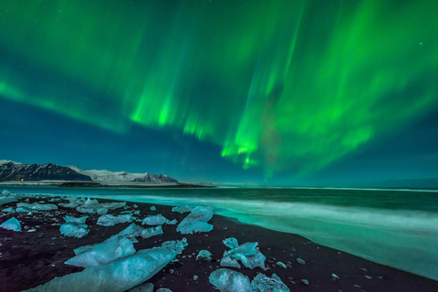 5 Días de Caza de Auroras Boreales y Excursión a la Laguna GlaciarCategoría Estándar - Baño en la Laguna Azul NO Incluido