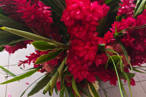 Port Vila: City Highlights Tour with Local Snacks