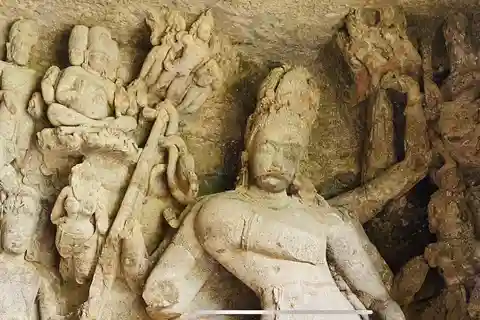 Mumbai: Excursão guiada de meio dia às cavernas de Elephanta com passeio de balsa
