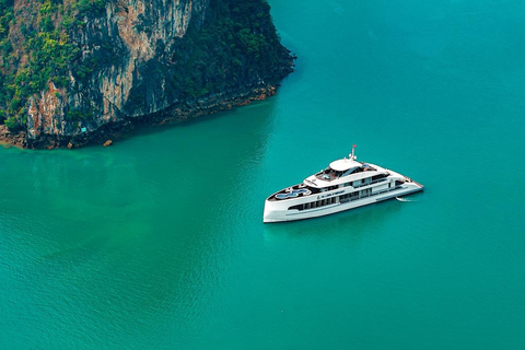 Hanoi: Luxury Ha Long Cruise by Super Yacht with Transfer