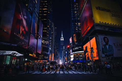 NY Ladies Birthday Night 21+ | Limousine & Champagne Tour