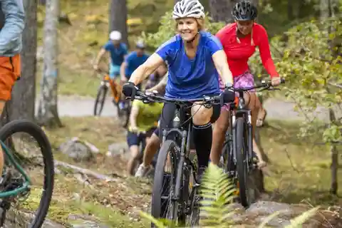 Uppsala: Aluguer de bicicletas de montanha com capacete