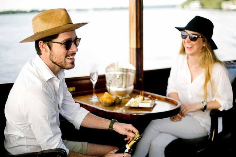 Victoria Falls: Zambezi River Birdwatching Cruise & Pickup